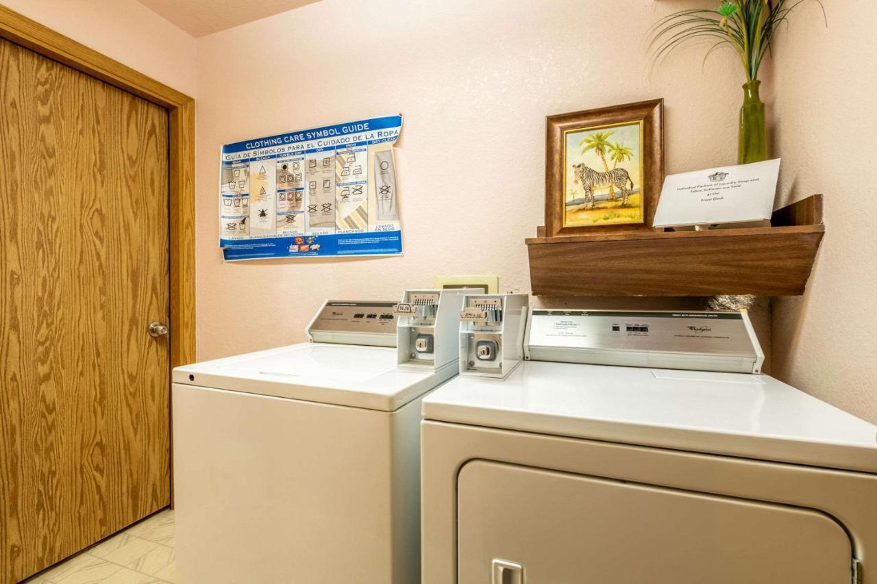 סקווים Ocean Star Inn מראה חיצוני תמונה