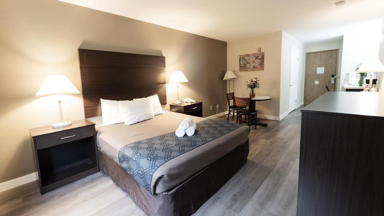 סקווים Ocean Star Inn מראה חיצוני תמונה