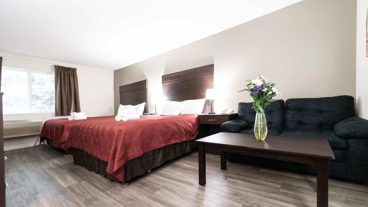 סקווים Ocean Star Inn מראה חיצוני תמונה