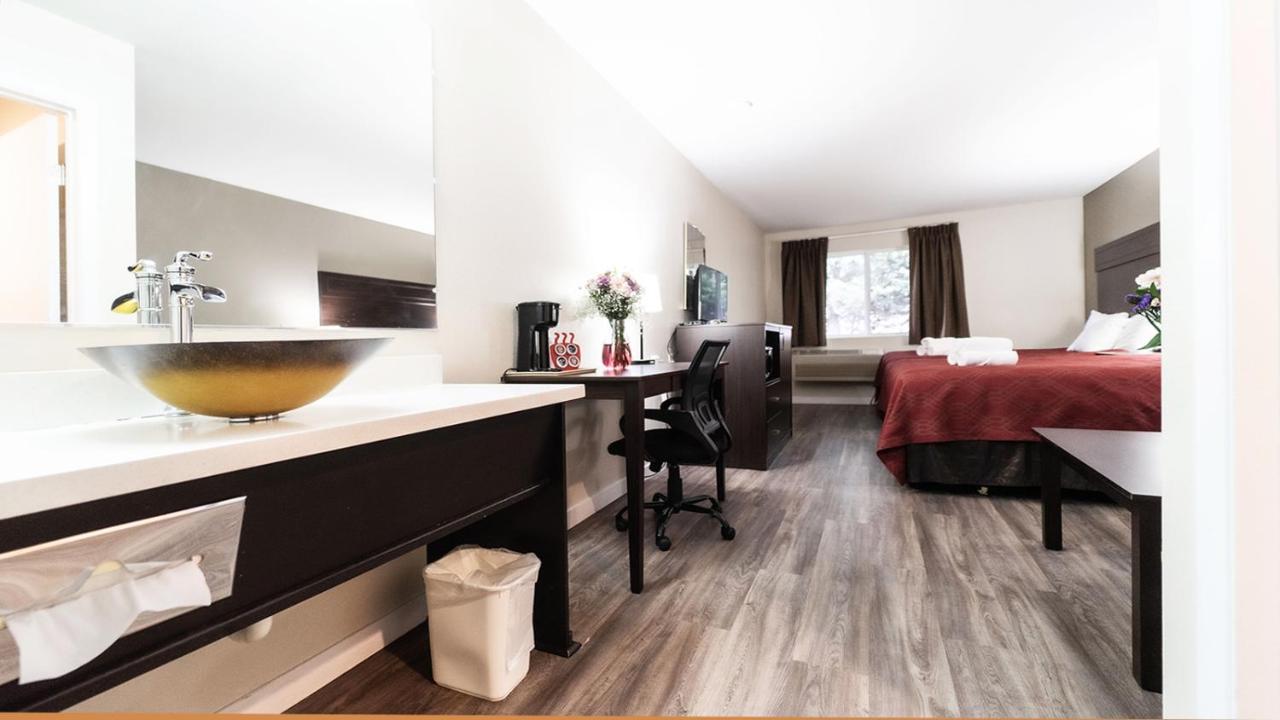 סקווים Ocean Star Inn מראה חיצוני תמונה