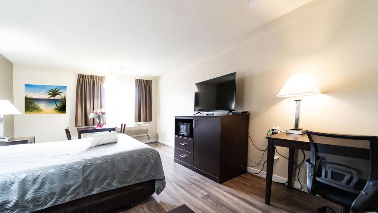 סקווים Ocean Star Inn מראה חיצוני תמונה
