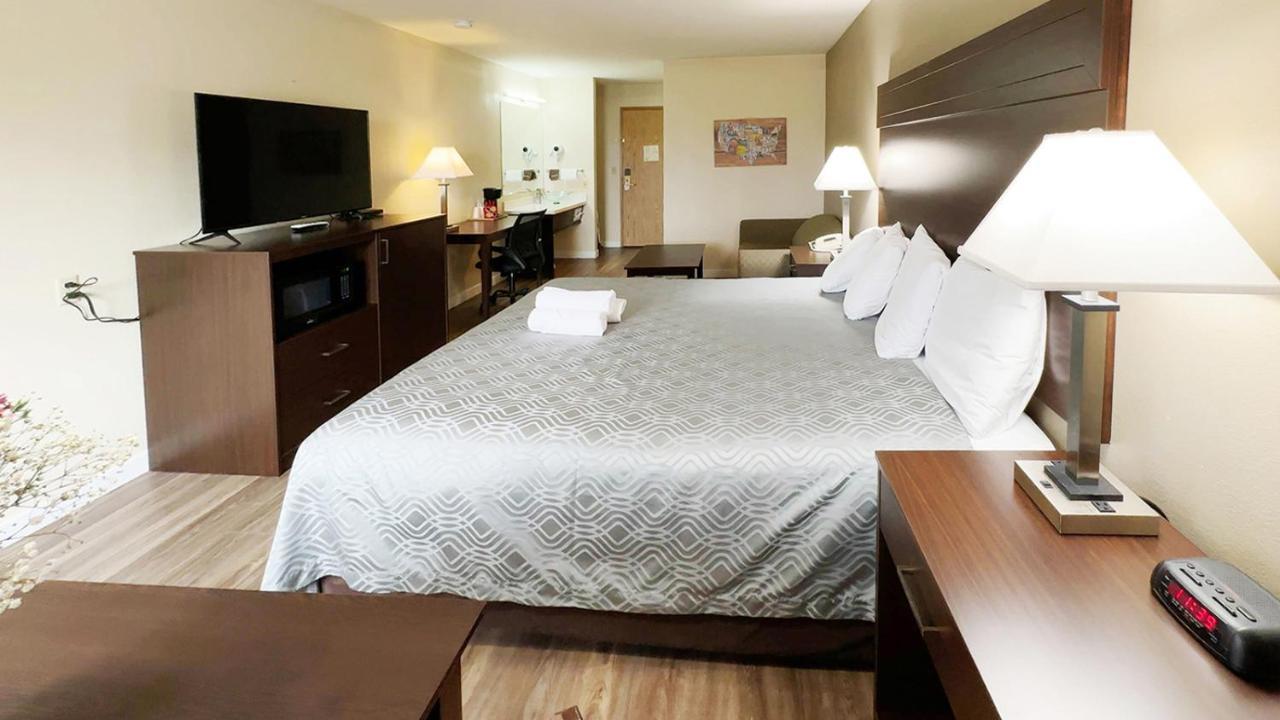 סקווים Ocean Star Inn מראה חיצוני תמונה